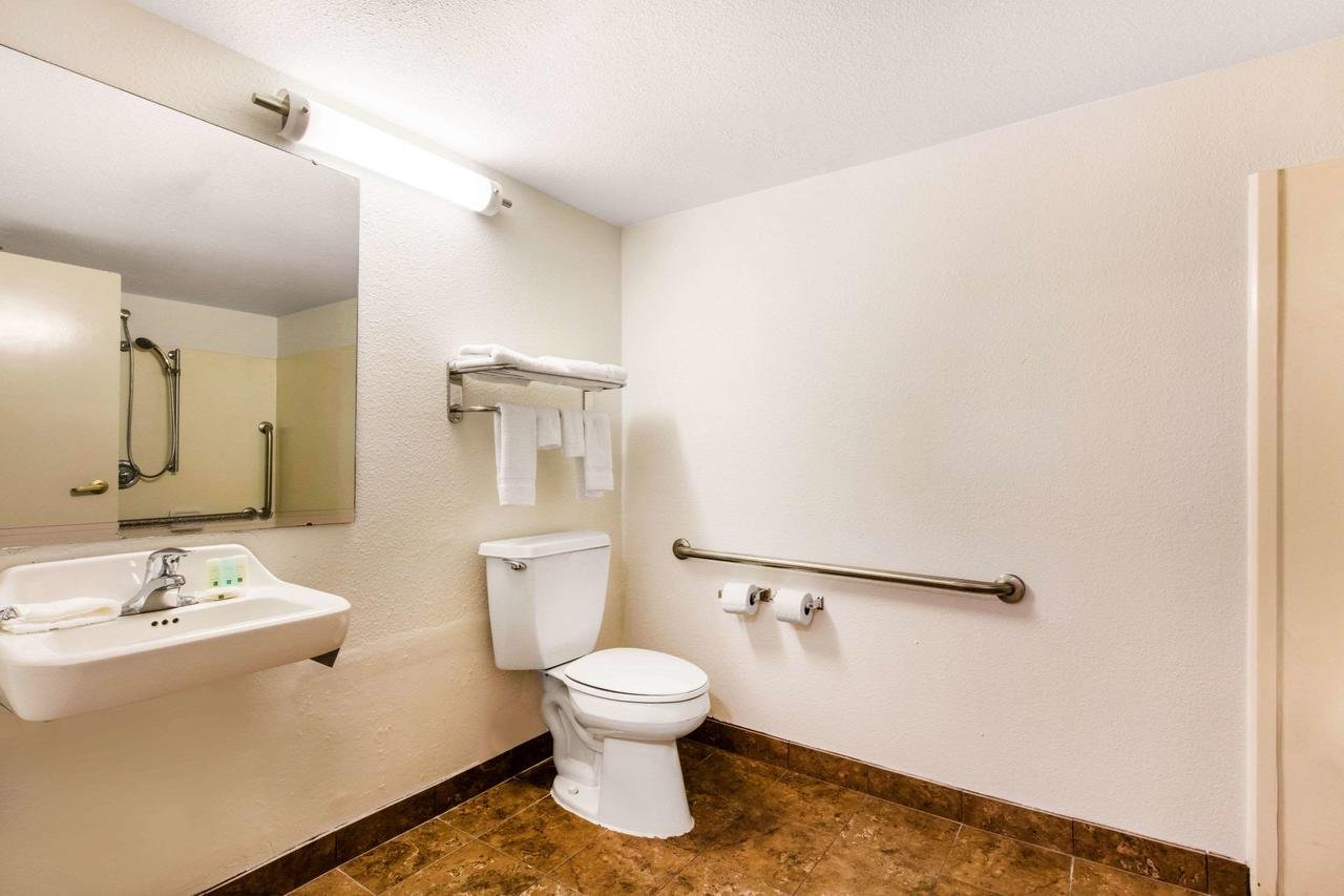 Quality Inn Valley - West Point - Accommodation Florida