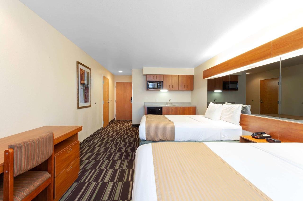 Microtel Inn & Suites By Wyndham Gulf Shores - Accommodation Dallas