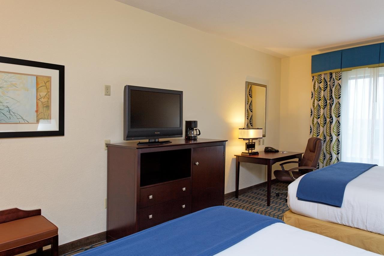 Holiday Inn Express - Andalusia - Accommodation Dallas