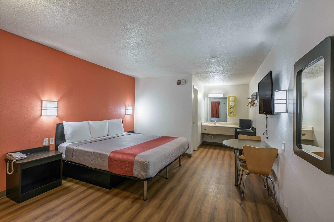 Motel 6 Dothan - Accommodation Texas 5