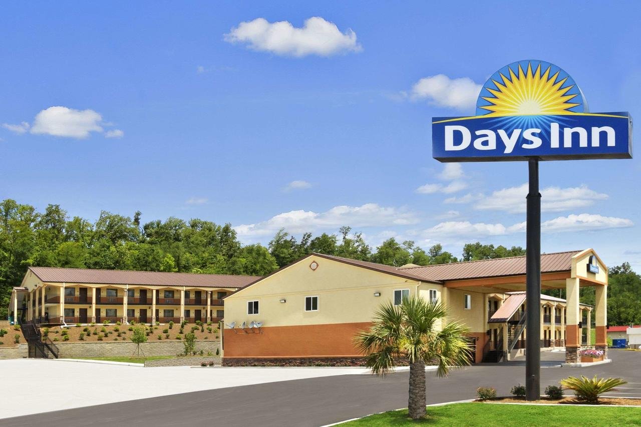 Days Inn By Wyndham Fultondale - Accommodation Florida