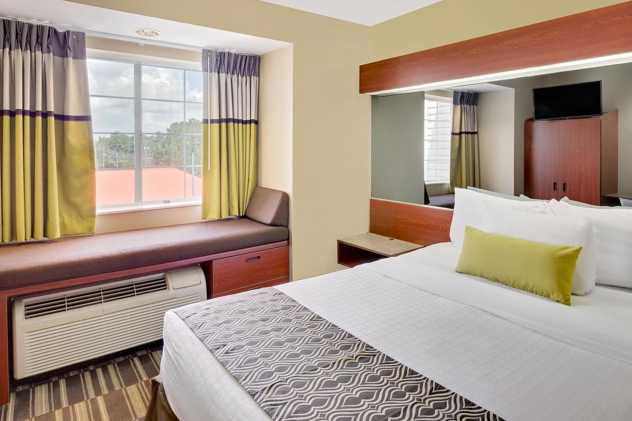 Microtel Inn & Suites By Wyndham Daphne - Accommodation Florida