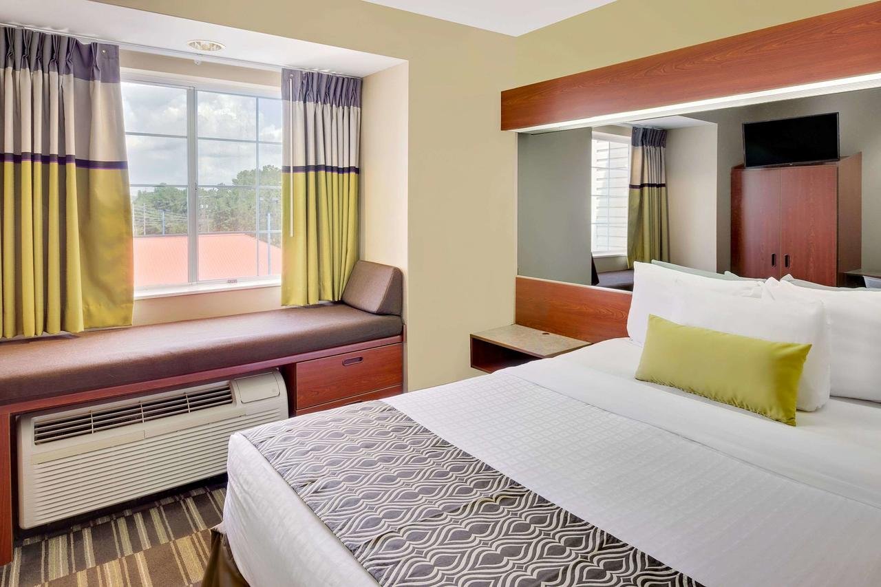 Microtel Inn & Suites By Wyndham Daphne - Accommodation Texas 24