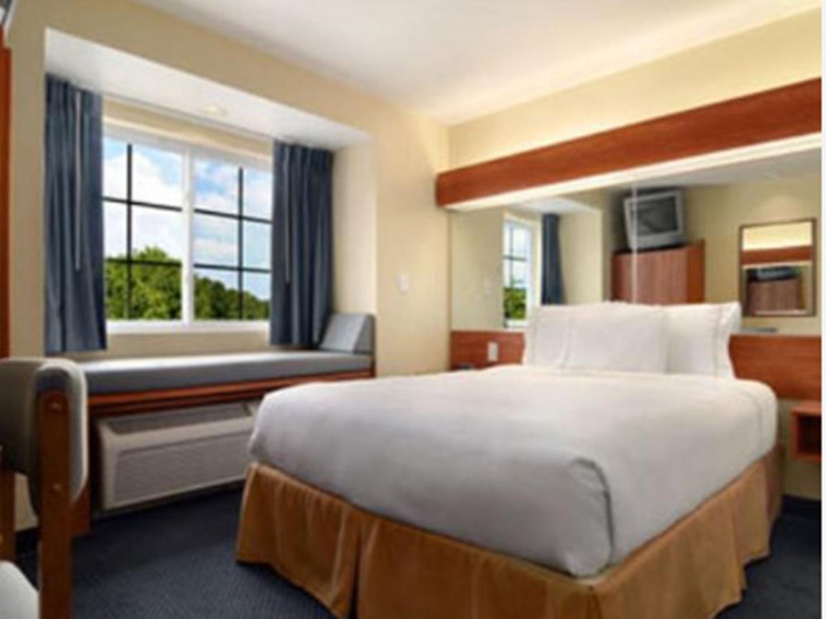 Microtel Inn & Suites Huntsville - Accommodation Dallas