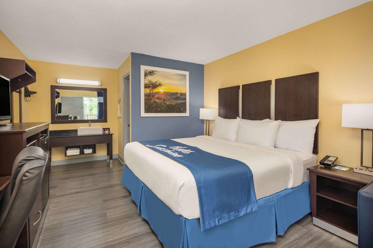 Days Inn By Wyndham Muscle Shoals - Accommodation Florida