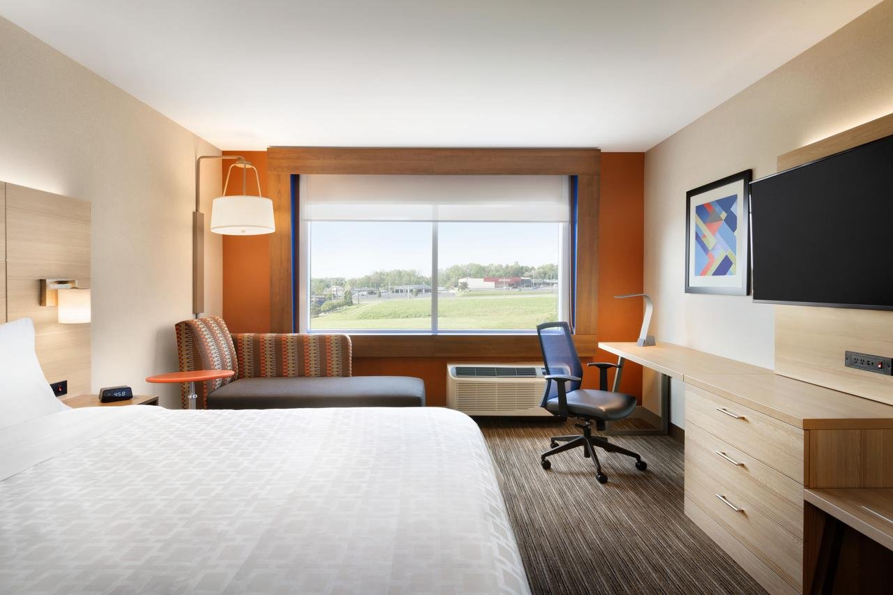 Holiday Inn Express & Suites Mobile - University Area - Accommodation Dallas
