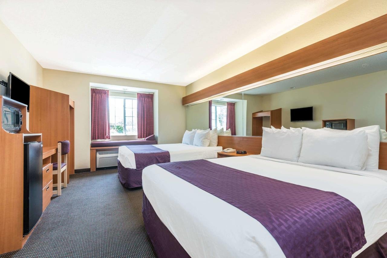 Microtel Inn & Suites By Wyndham Auburn - Accommodation Florida