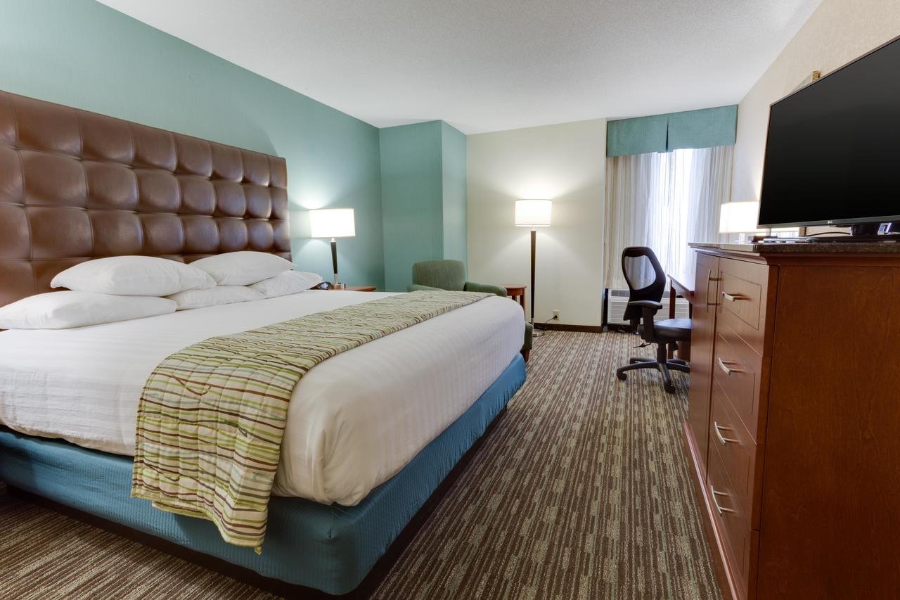 Drury Inn & Suites Birmingham Grandview - Accommodation Dallas