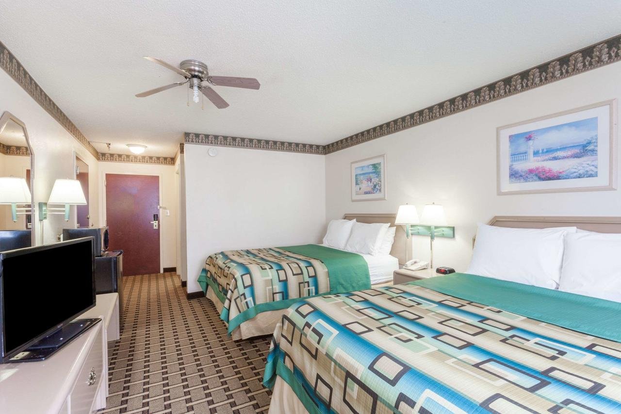 Days Inn & Suites By Wyndham Huntsville - Accommodation Texas 12