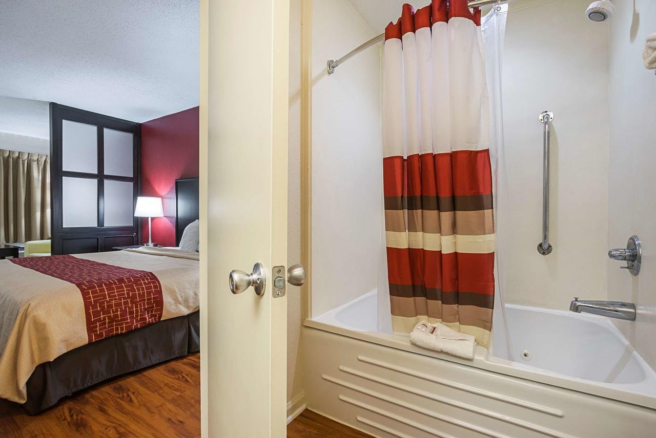 Red Roof Inn & Suites Scottsboro - Accommodation Florida