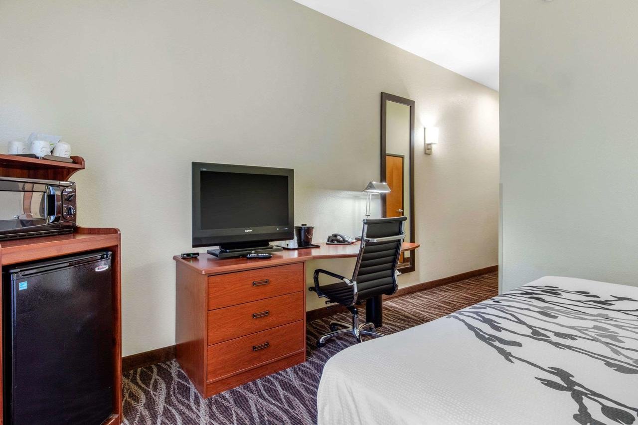 Sleep Inn & Suites Montgomery East I-85 - Accommodation Dallas