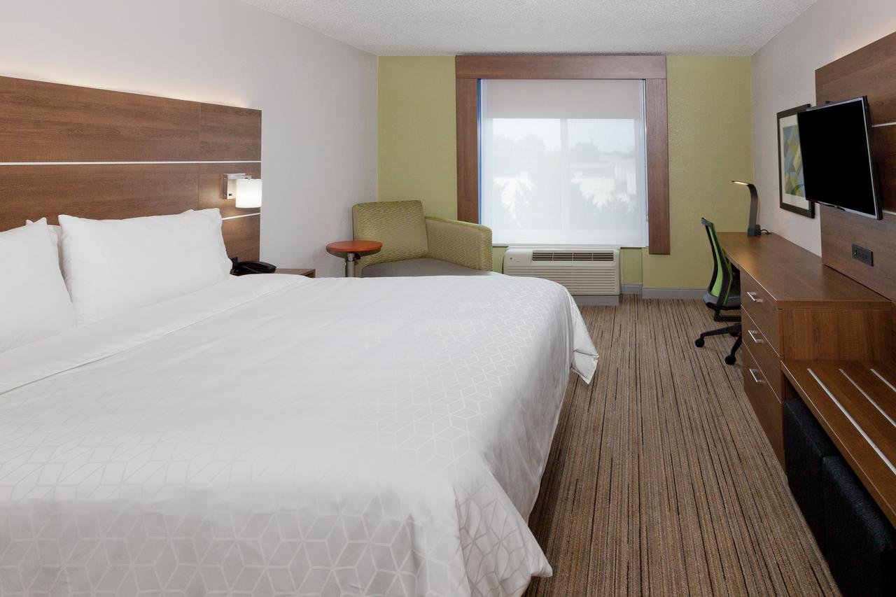 Holiday Inn Express Hotel & Suites Dothan North - Accommodation Dallas