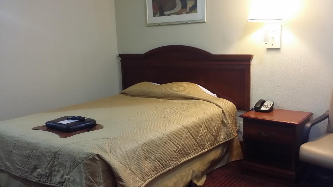 Carpet Inn - Accommodation Dallas