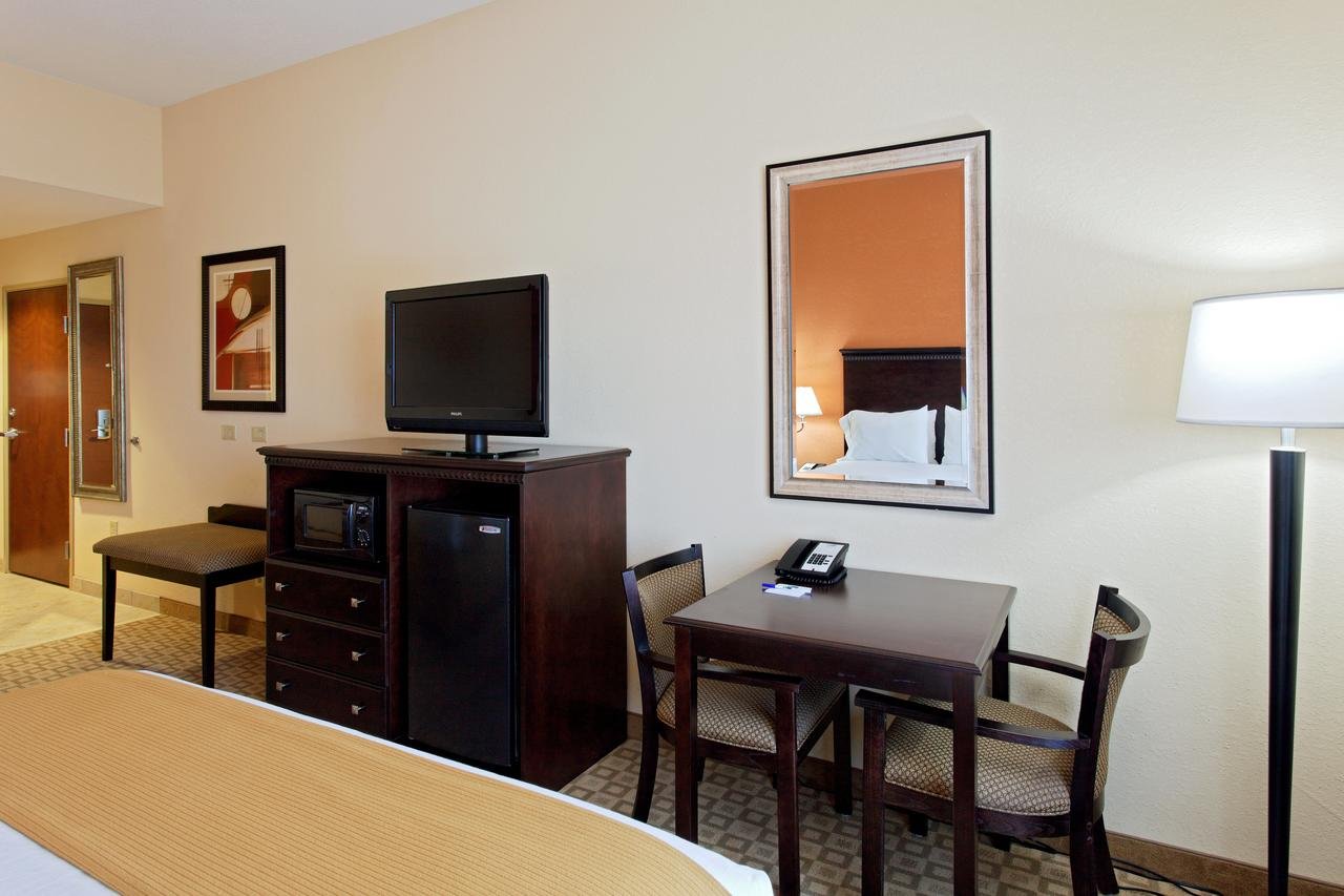 Holiday Inn Express Hotel & Suites Talladega - Accommodation Texas 15