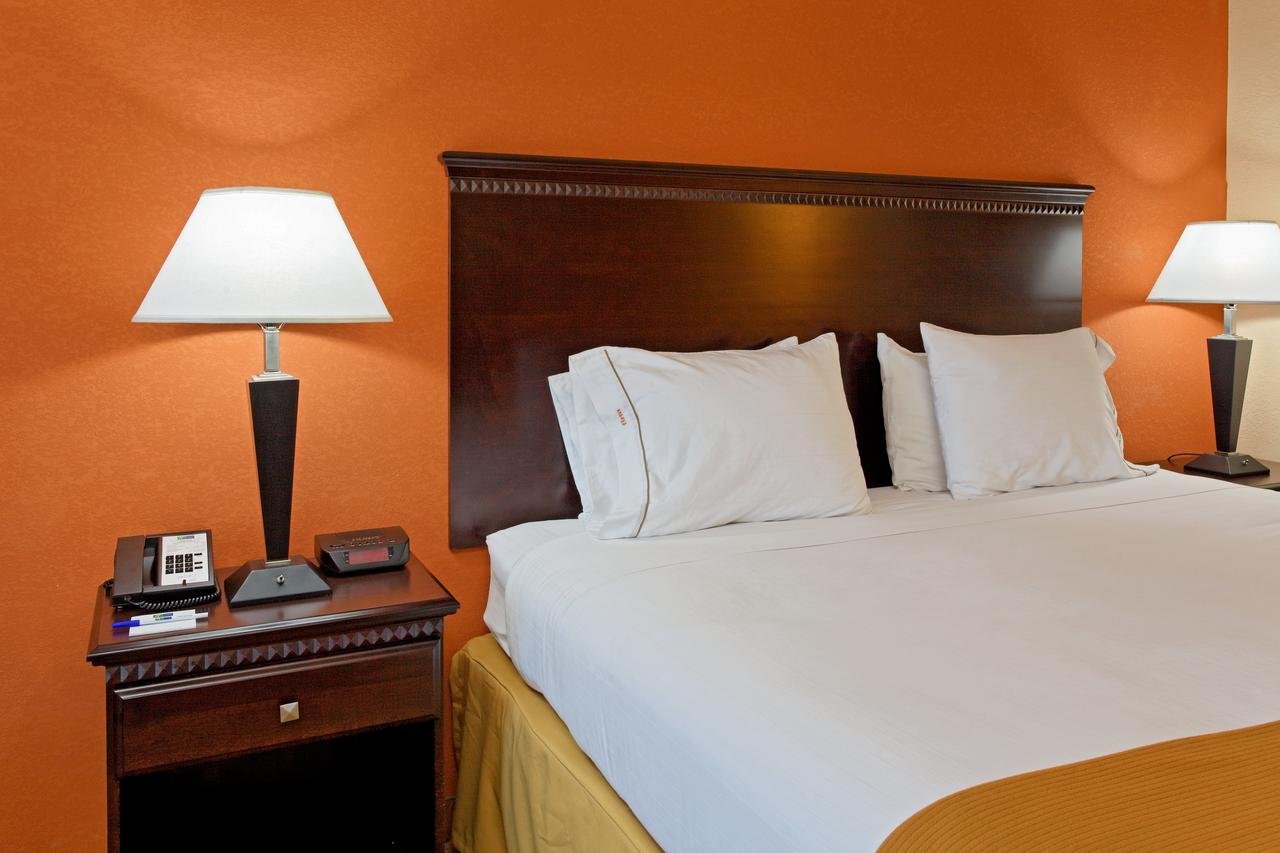 Holiday Inn Express Hotel & Suites Talladega - Accommodation Texas 3