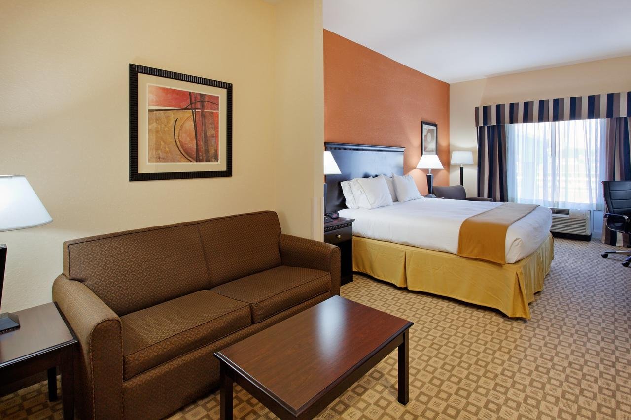 Holiday Inn Express Hotel & Suites Talladega - thumb 13