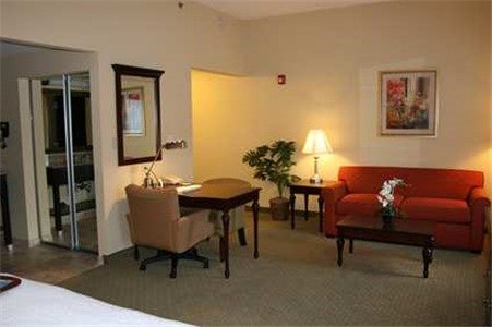 Hampton Inn & Suites Huntsville Hampton Cove - Accommodation Dallas