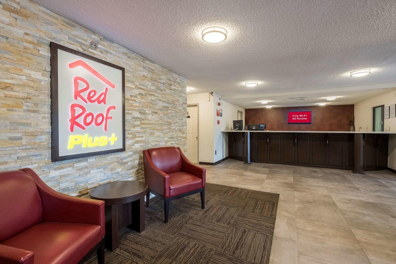 Red Roof Inn PLUS+ & Suites Opelika - Accommodation Florida