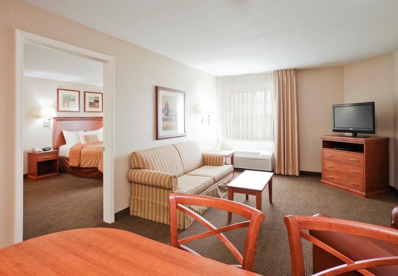 Candlewood Suites Eastchase Park - thumb 20