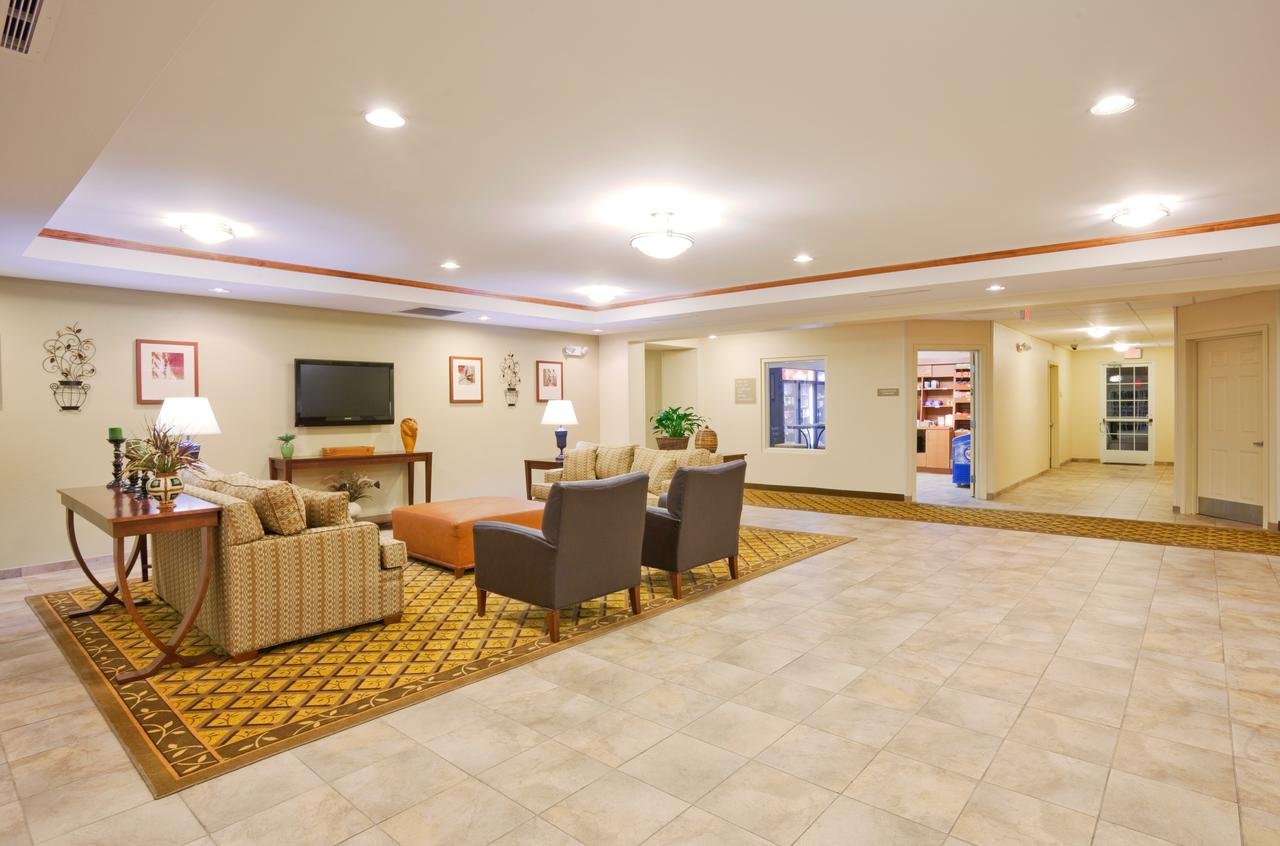 Candlewood Suites Eastchase Park - Accommodation Texas 6