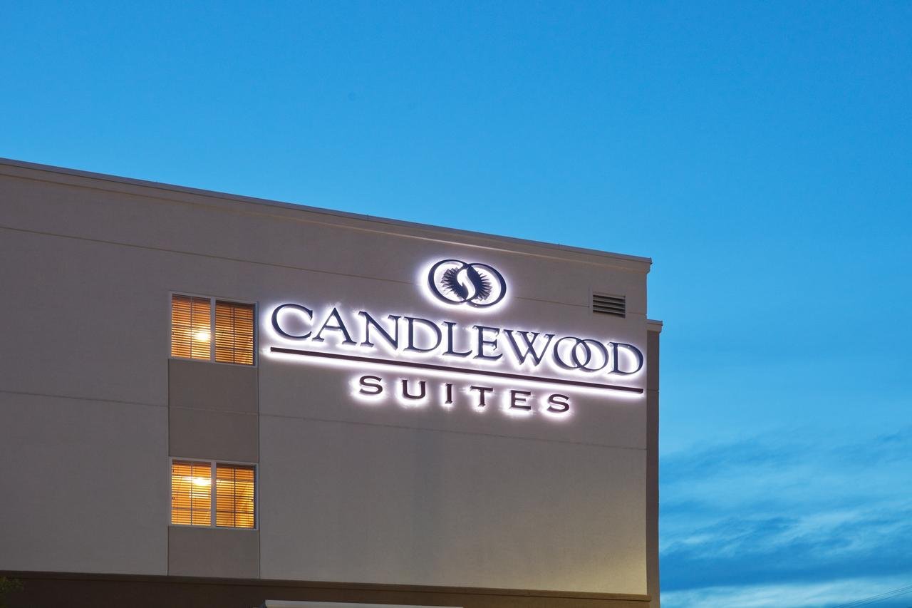 Candlewood Suites Eastchase Park - Accommodation Texas 21