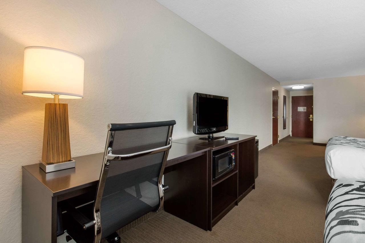 Sleep Inn & Suites Auburn - Accommodation Florida