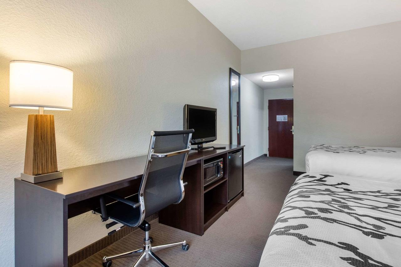 Sleep Inn & Suites Auburn - Accommodation Texas 21