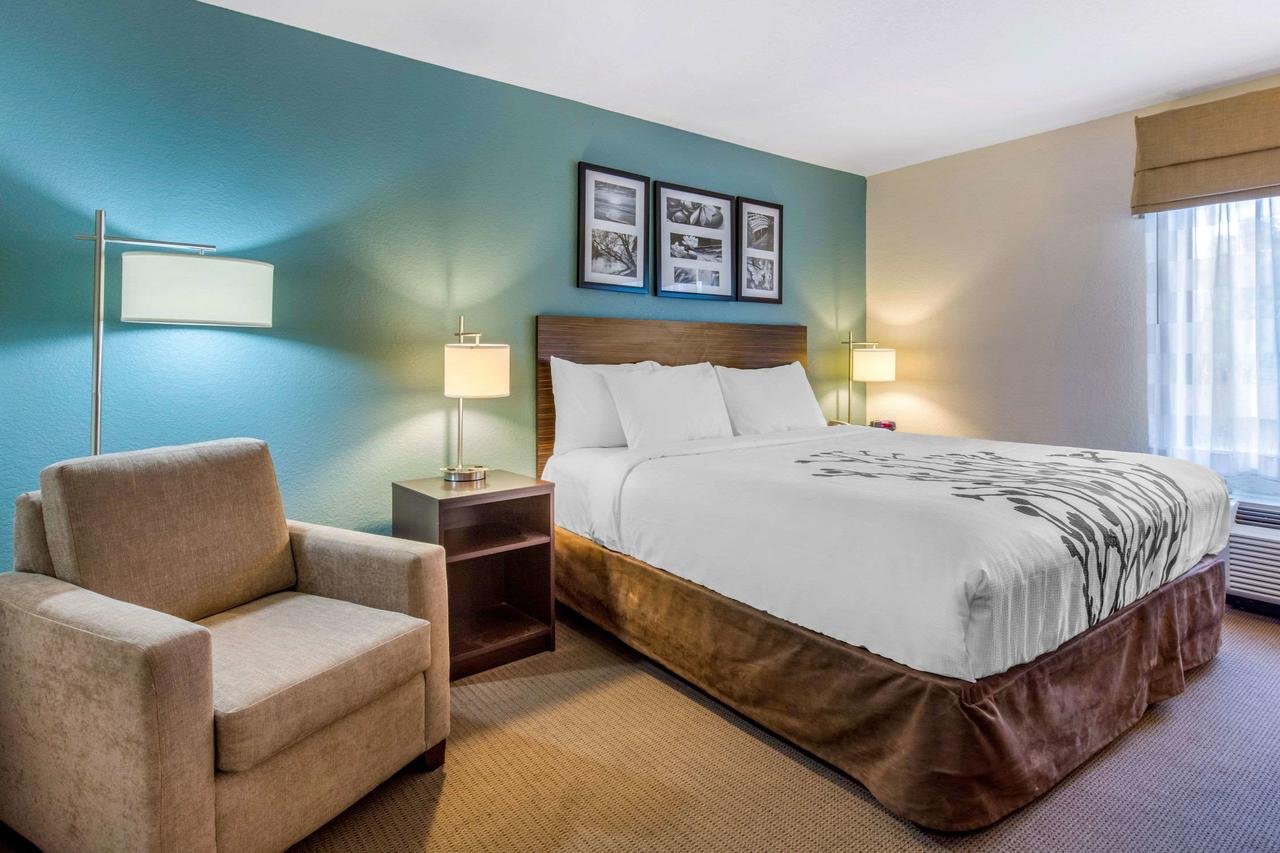 Sleep Inn & Suites Auburn - Accommodation Dallas