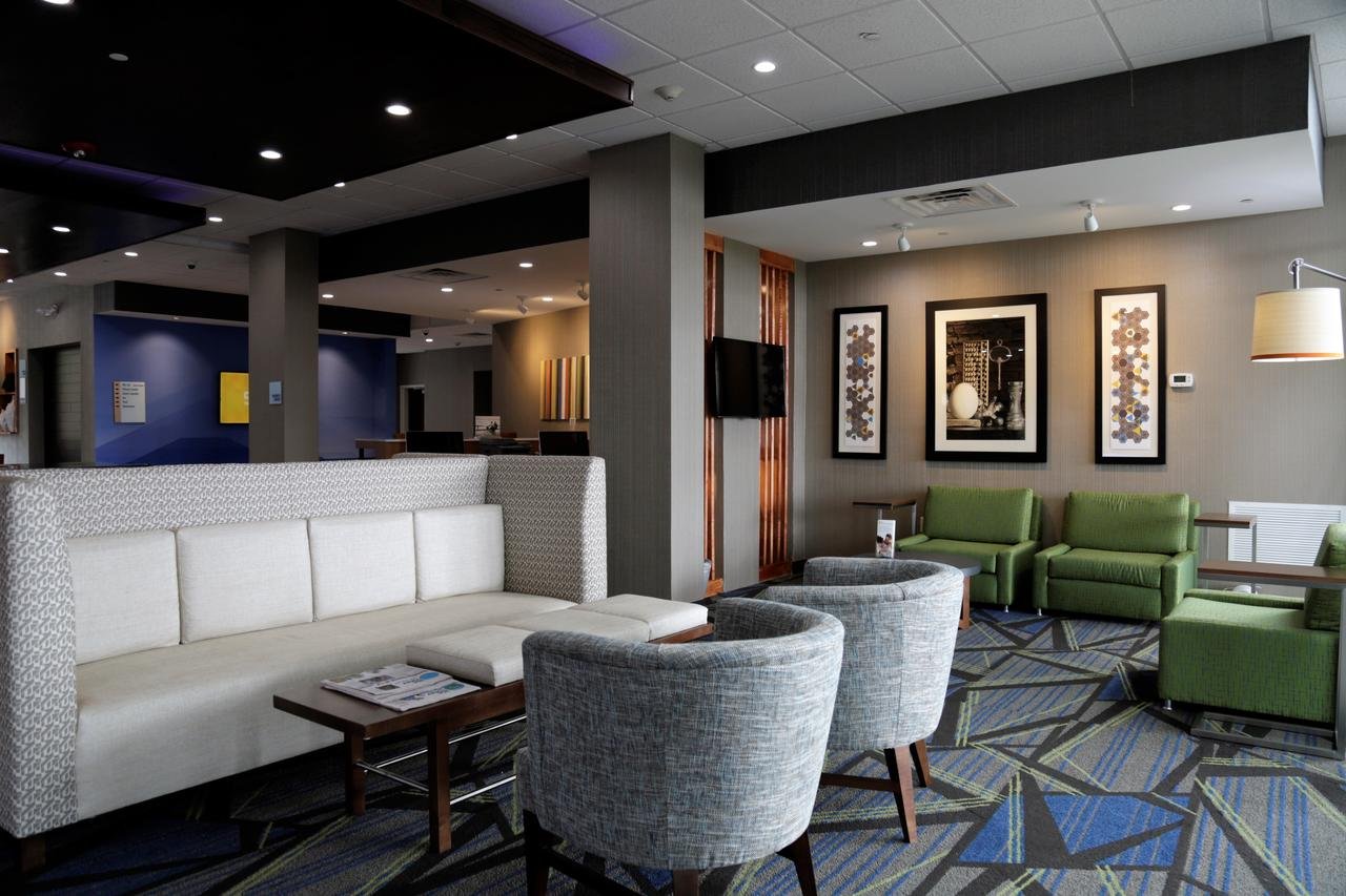 Holiday Inn Express & Suites Alabaster - Accommodation Dallas