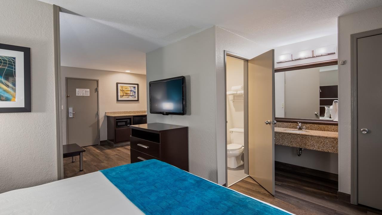 Best Western Plus Carlton Suites - Birmingham - Accommodation Florida