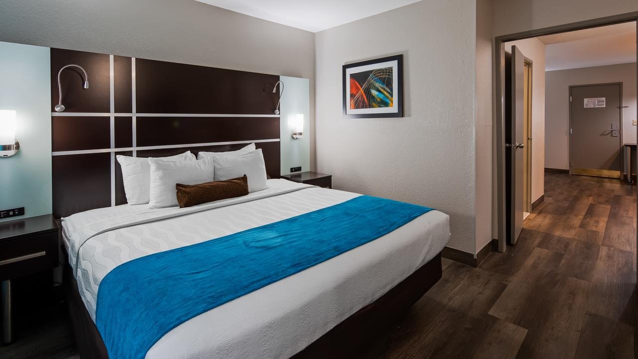 Best Western Plus Carlton Suites - Birmingham - Accommodation Dallas