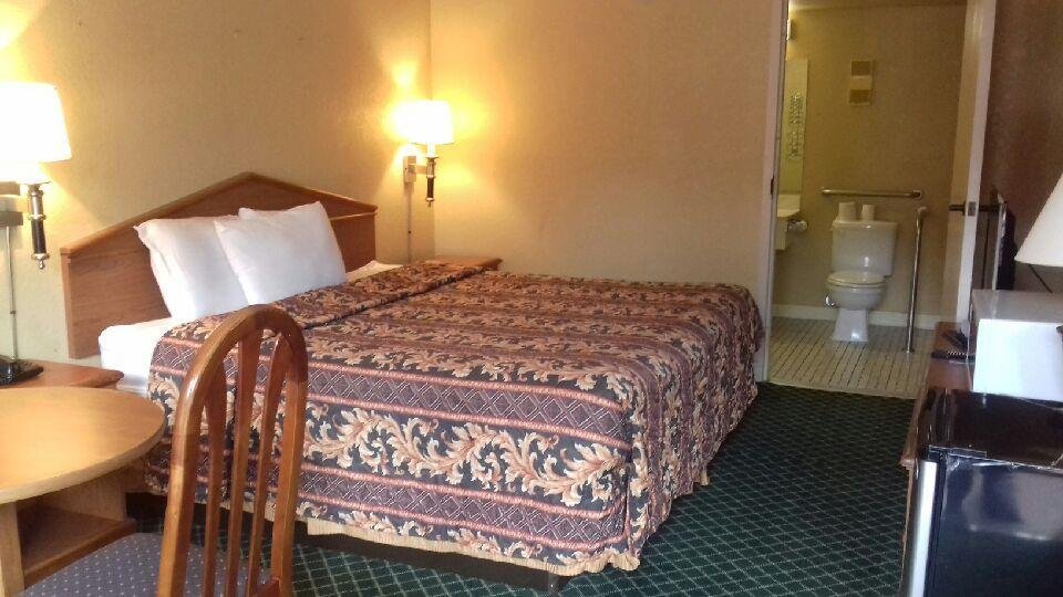Budgetel Inn And Suites - Accommodation Texas 11