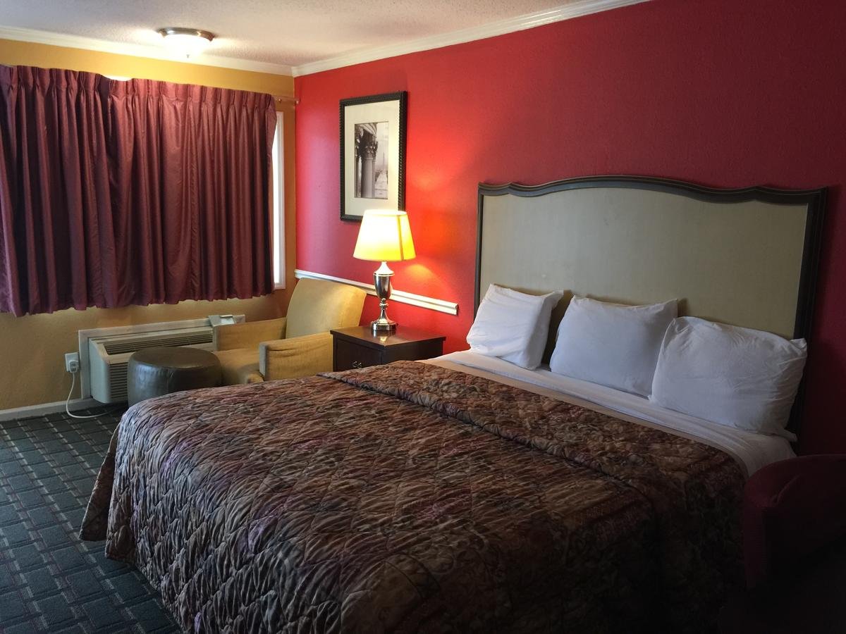 Stay Express Inn & Suites Demopolis - Accommodation Dallas