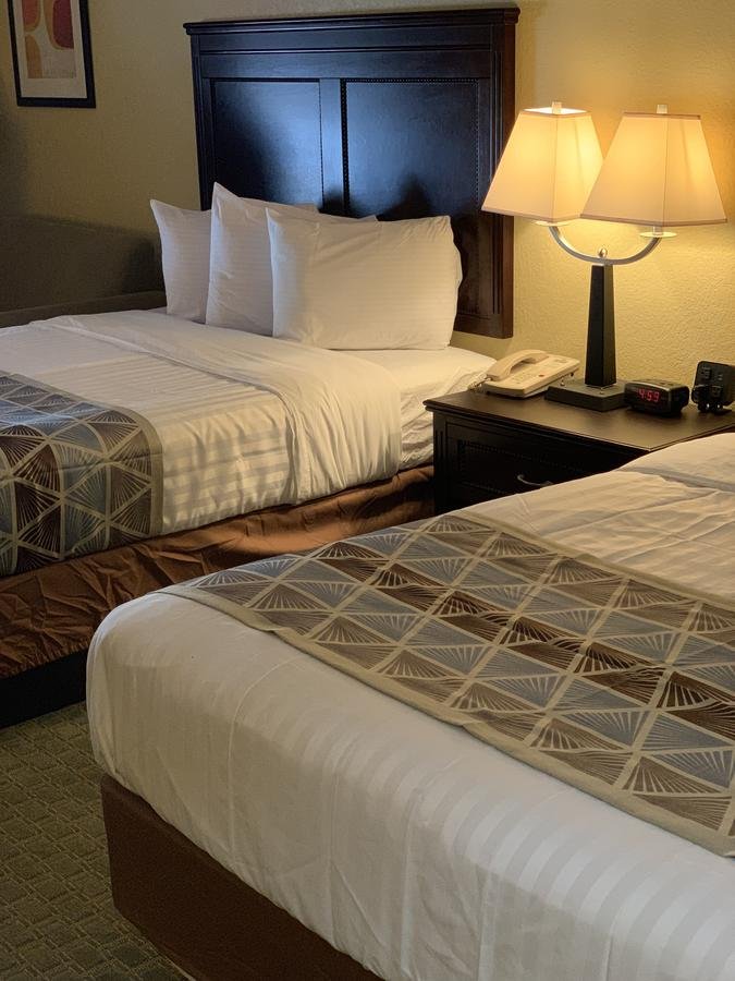 Ambassador Inn & Suites - Accommodation Dallas 9