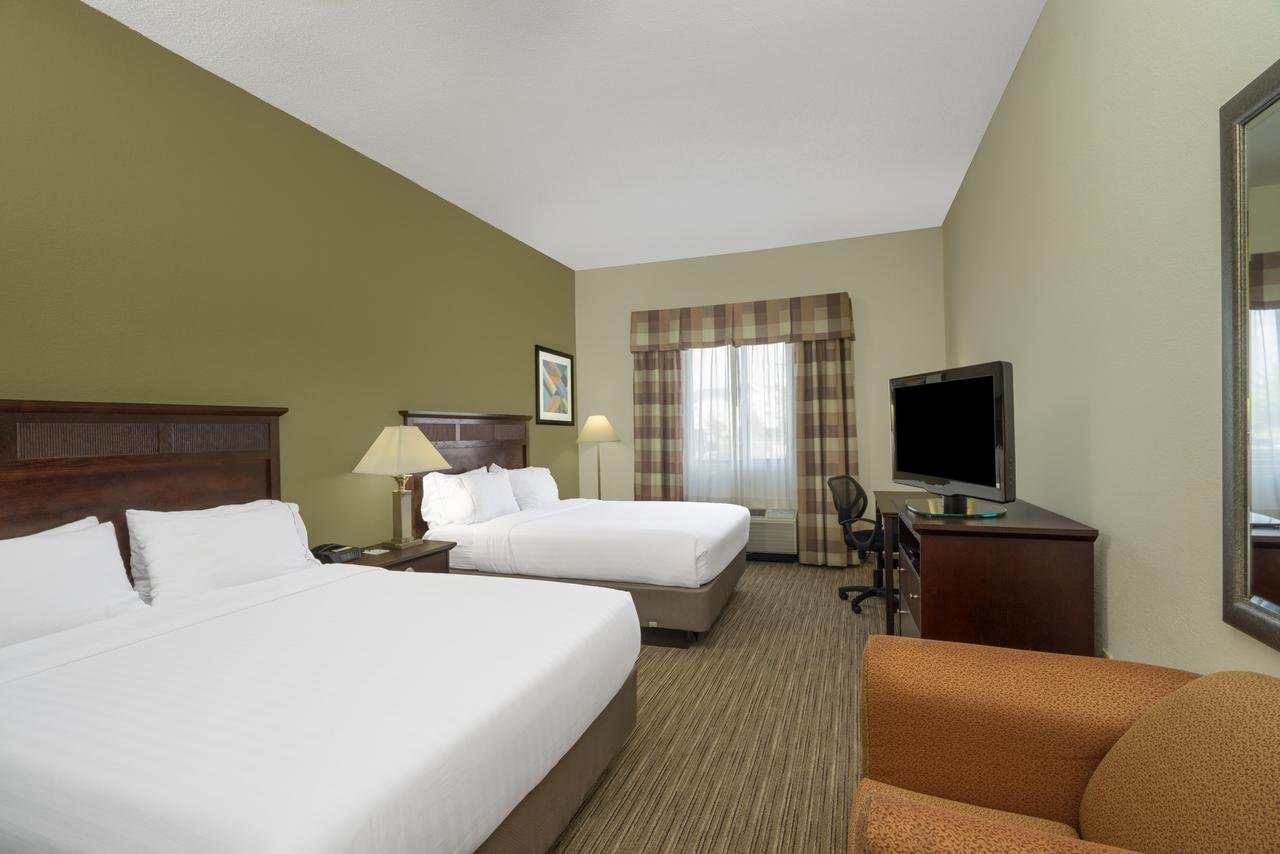 Holiday Inn Express Hotel & Suites- Gadsden - Accommodation Dallas