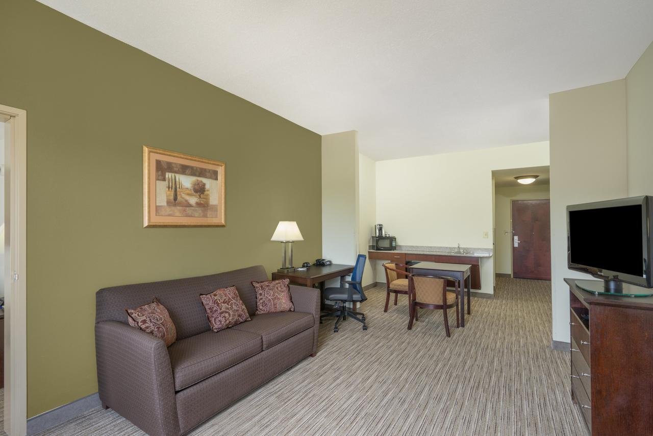 Holiday Inn Express Hotel & Suites- Gadsden - Accommodation Florida