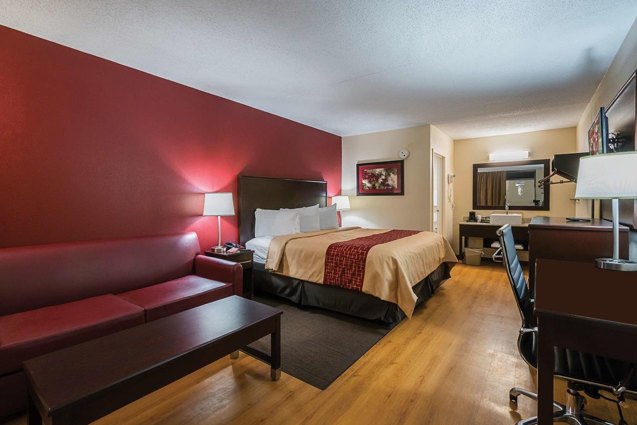 Red Roof Inn PLUS+ Huntsville â€“ Madison - Accommodation Dallas 7