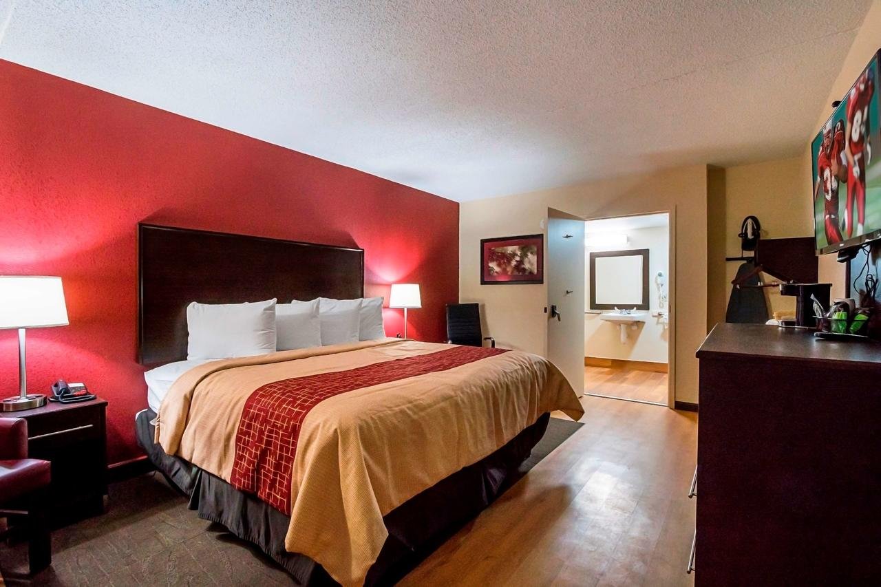 Red Roof Inn PLUS+ Huntsville â€“ Madison - Accommodation Dallas 11