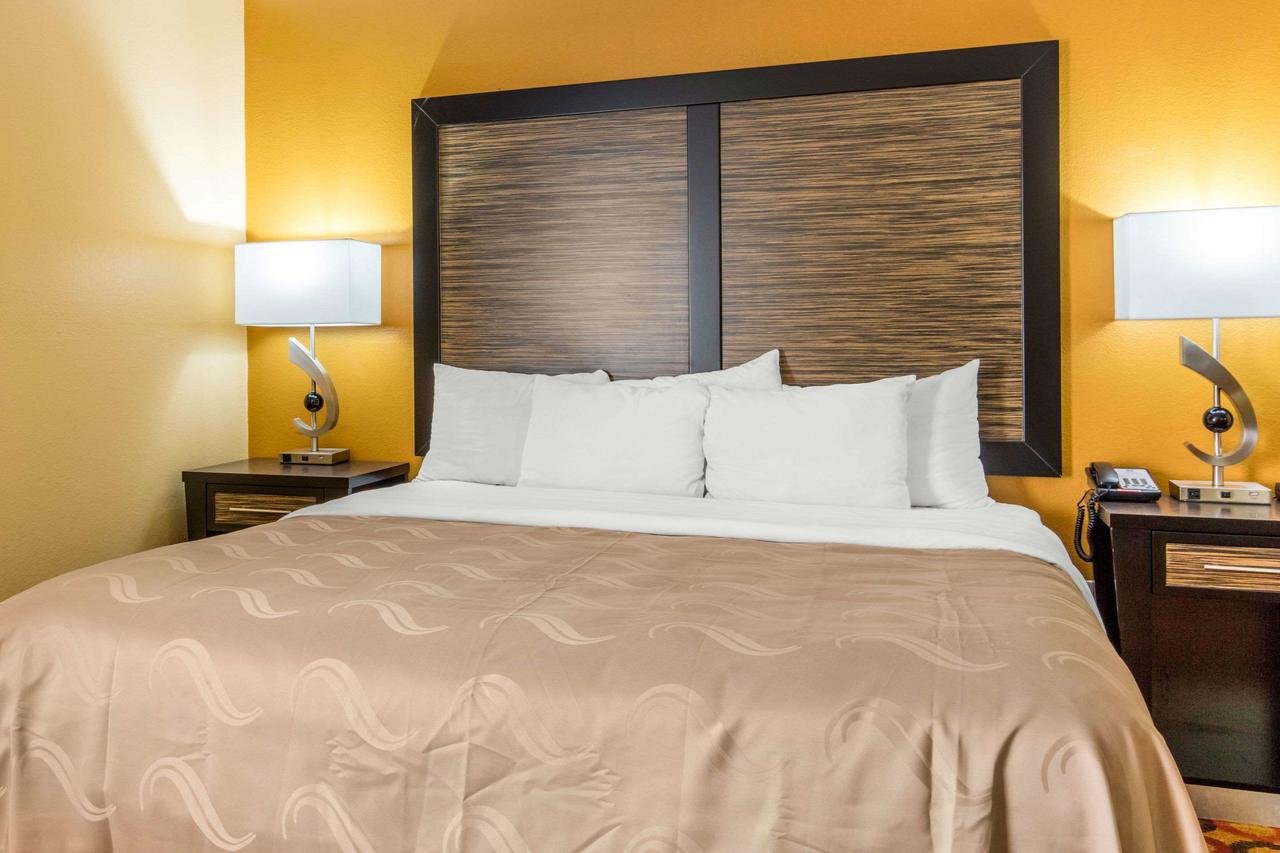 Quality Inn & Suites Montgomery East Carmichael Rd - Accommodation Florida