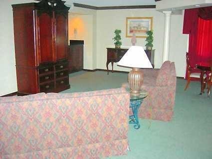 Embassy Suites Montgomery - Hotel & Conference Center - Accommodation Dallas 15