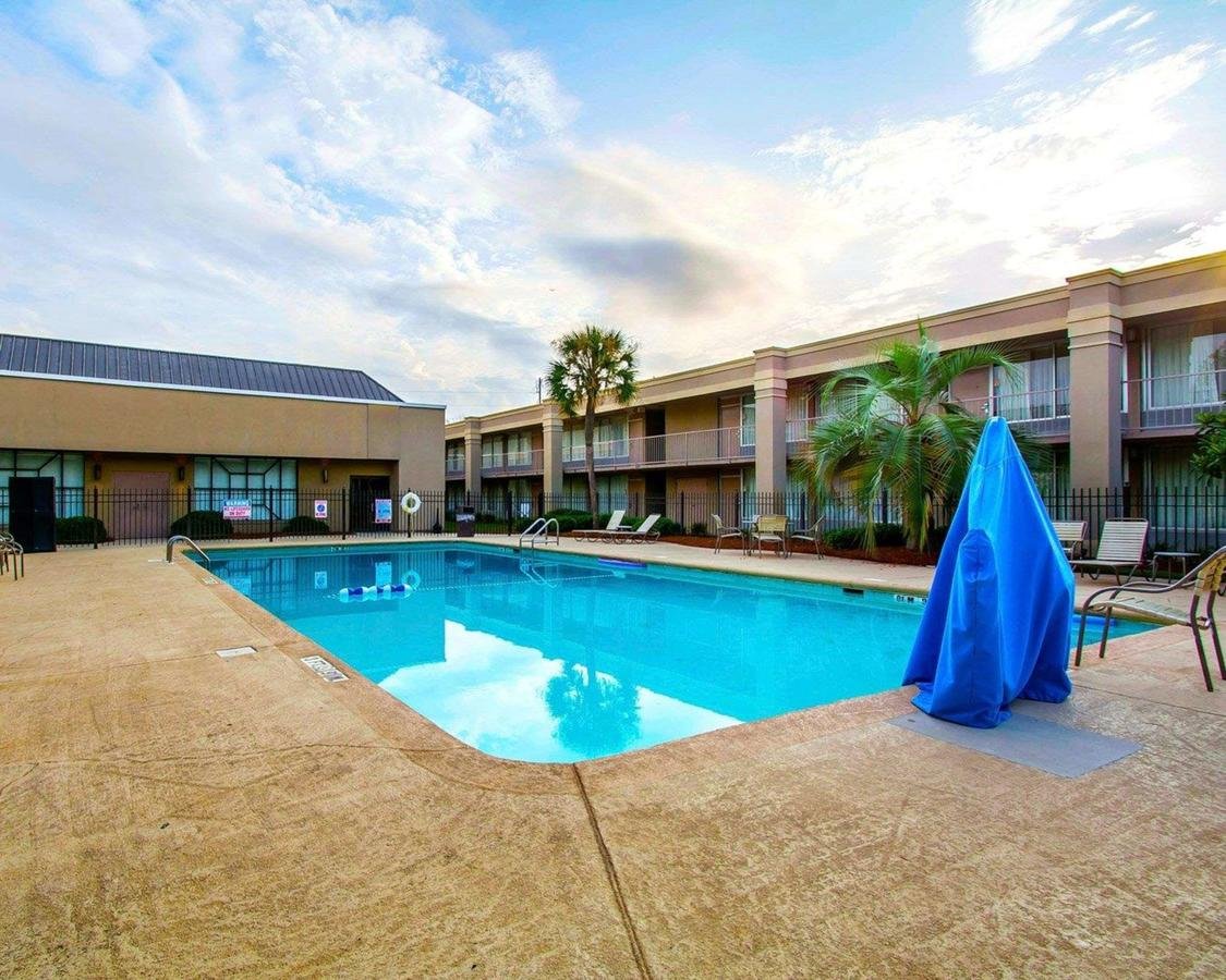 Clarion Inn & Suites Dothan South - Accommodation Florida