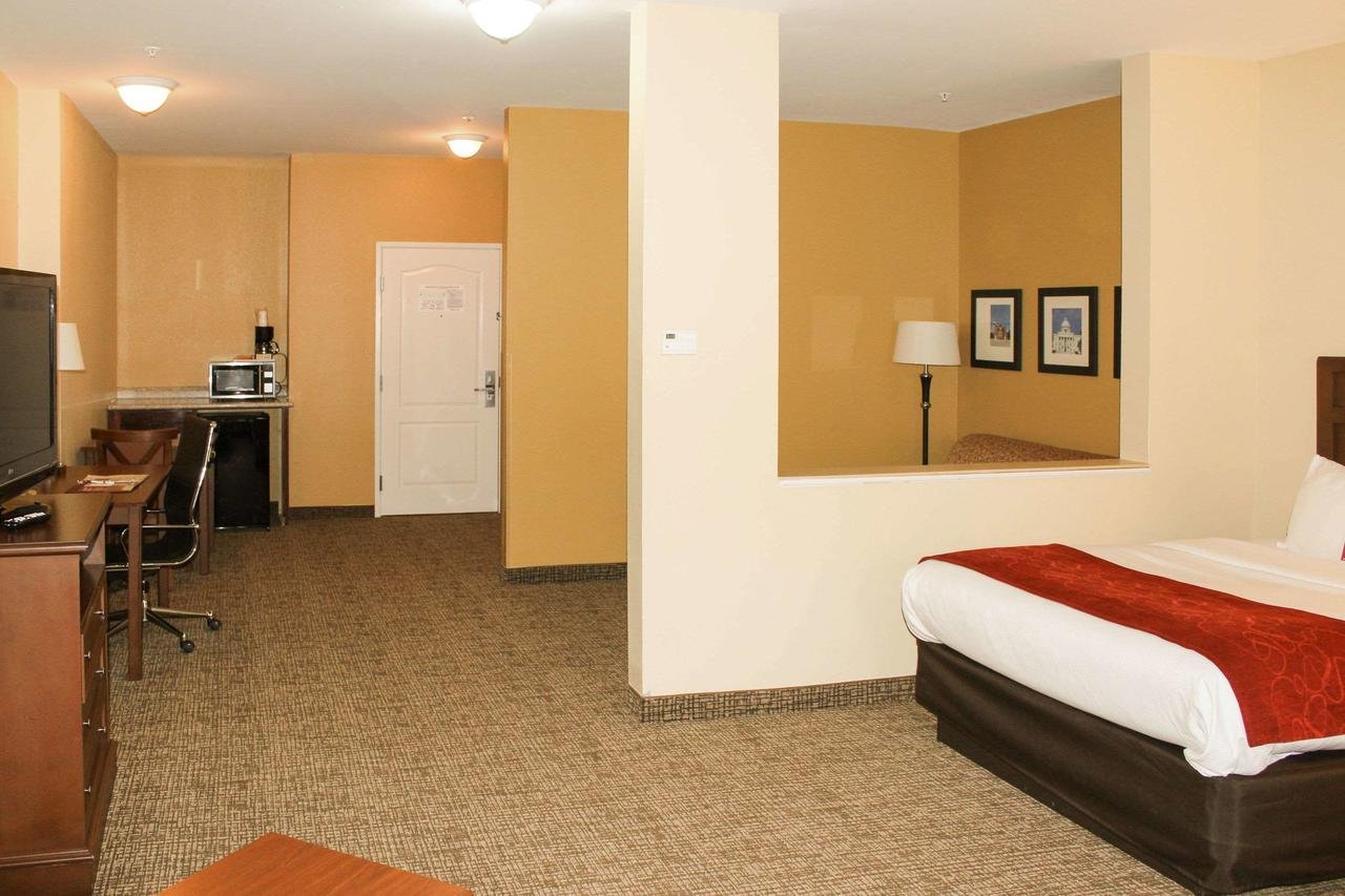 Comfort Suites Montgomery East Monticello Dr. - Accommodation Texas 12