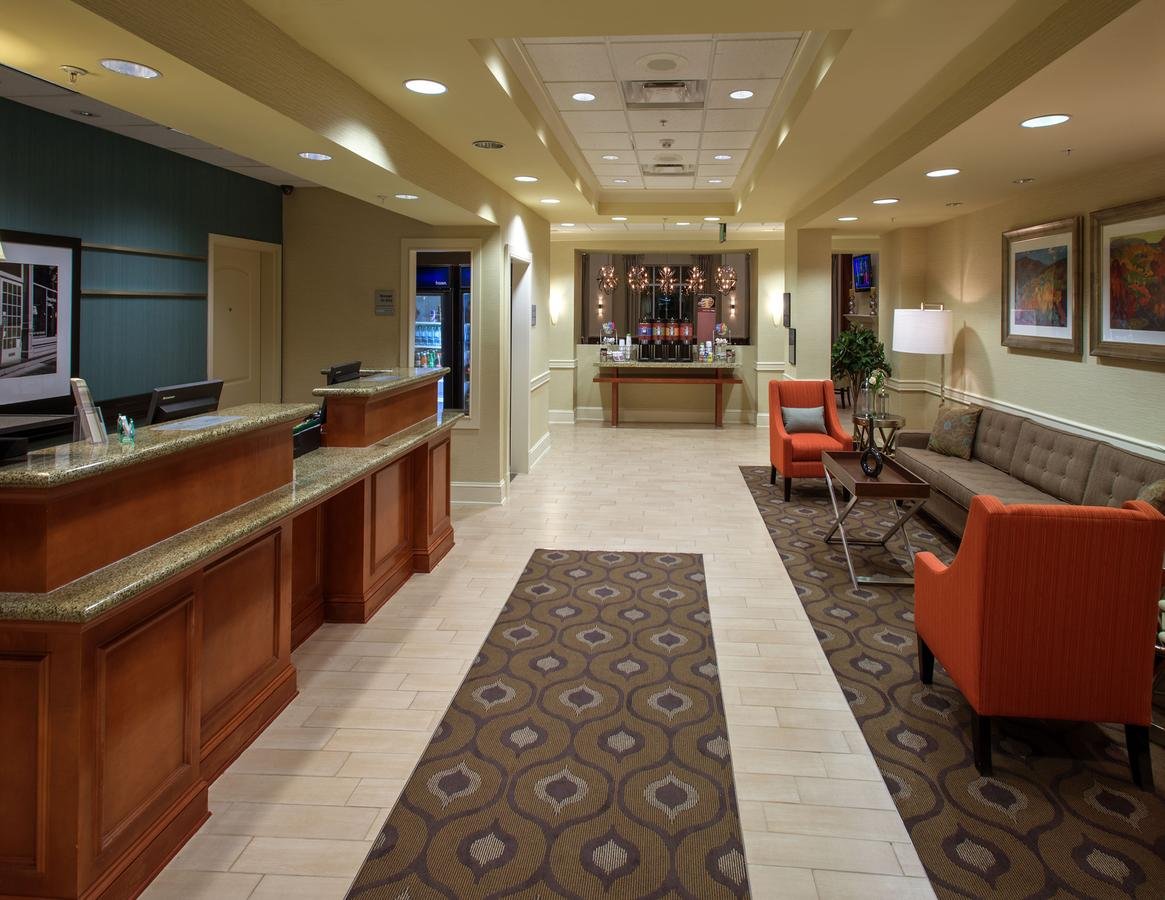 Hampton Inn & Suites Mobile I-65@ Airport Boulevard - Accommodation Dallas