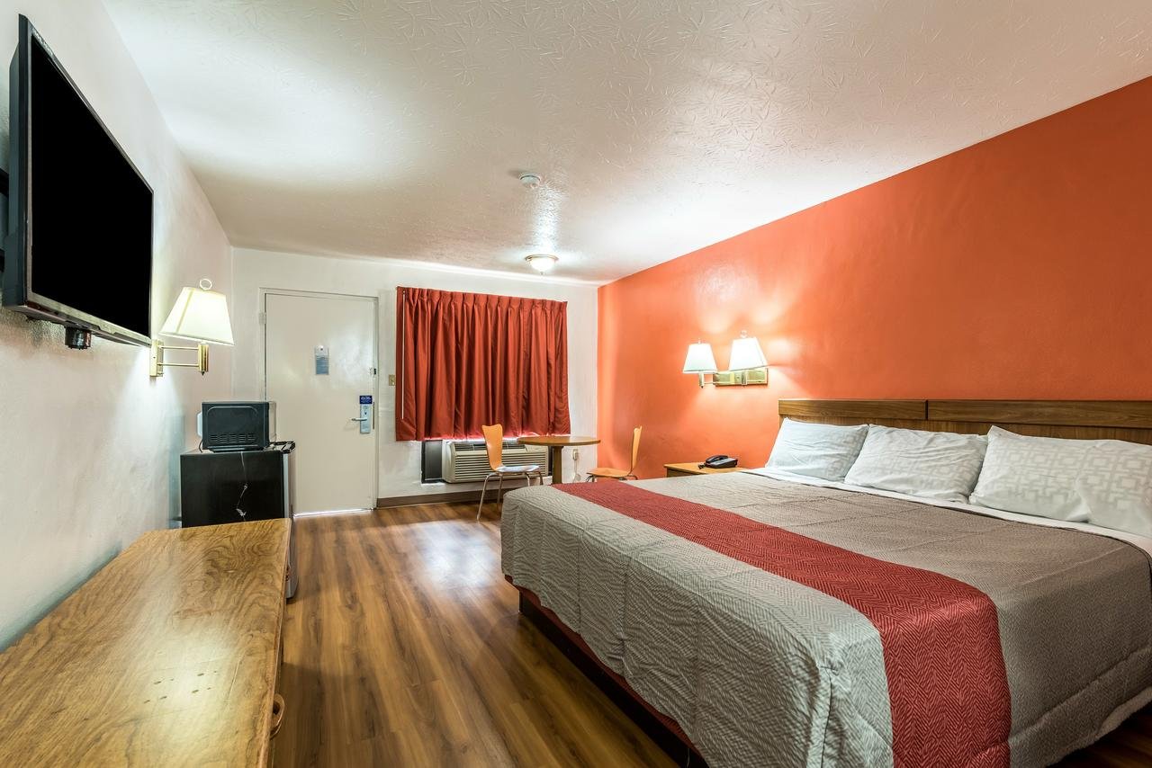 Motel 6 Attalla - Accommodation Dallas
