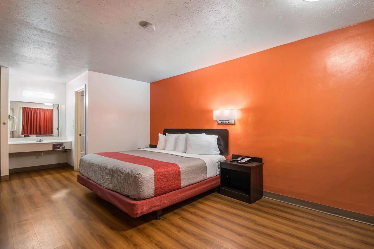 Motel 6 Attalla - Accommodation Dallas