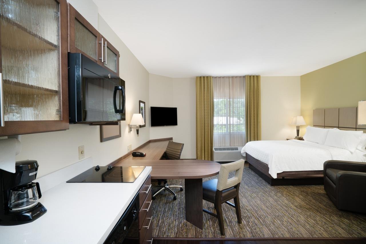 Candlewood Suites Auburn - Accommodation Dallas