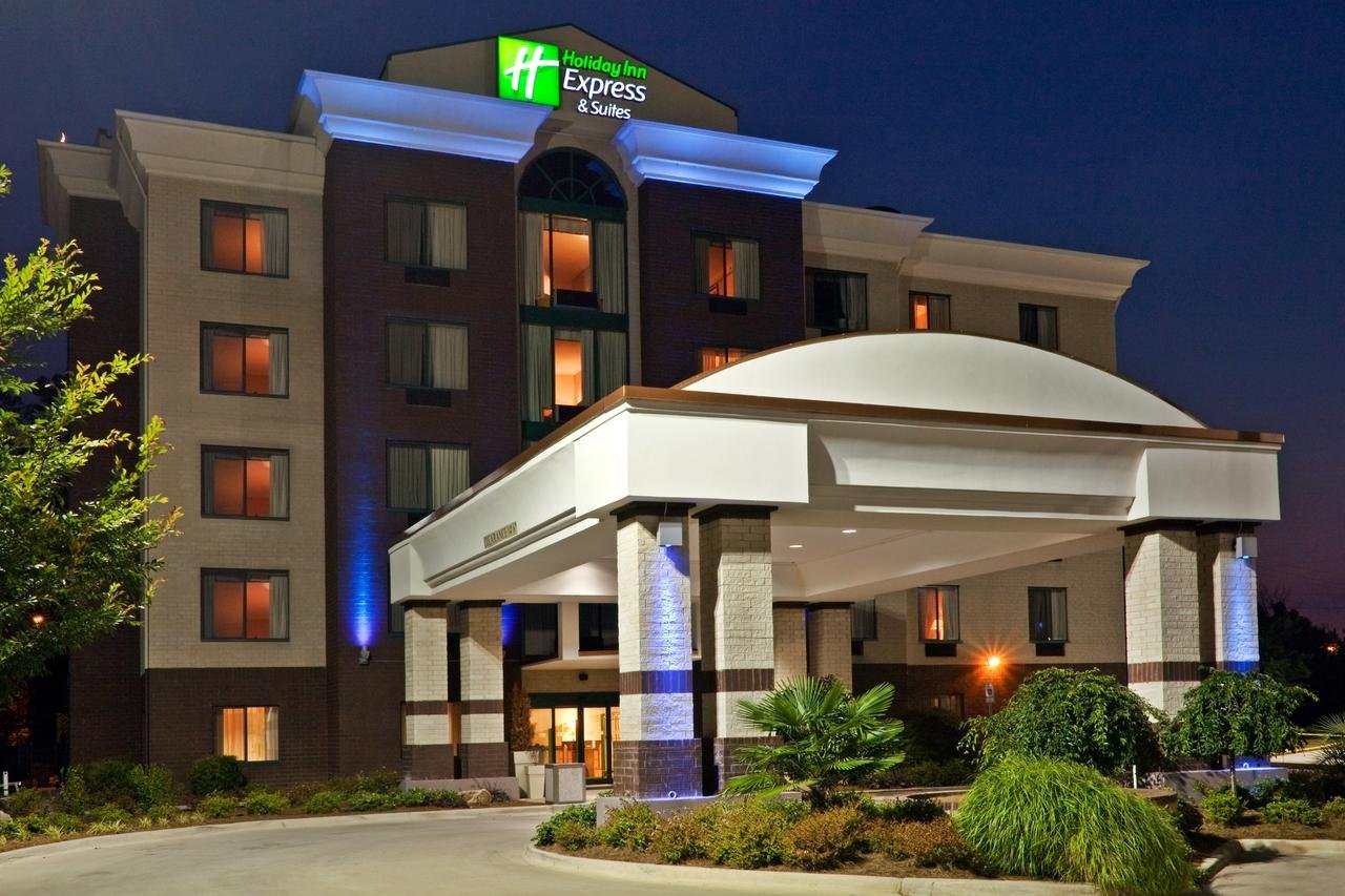 Holiday Inn Express Hotel & Suites Birmingham - Inverness 280 - Accommodation Dallas
