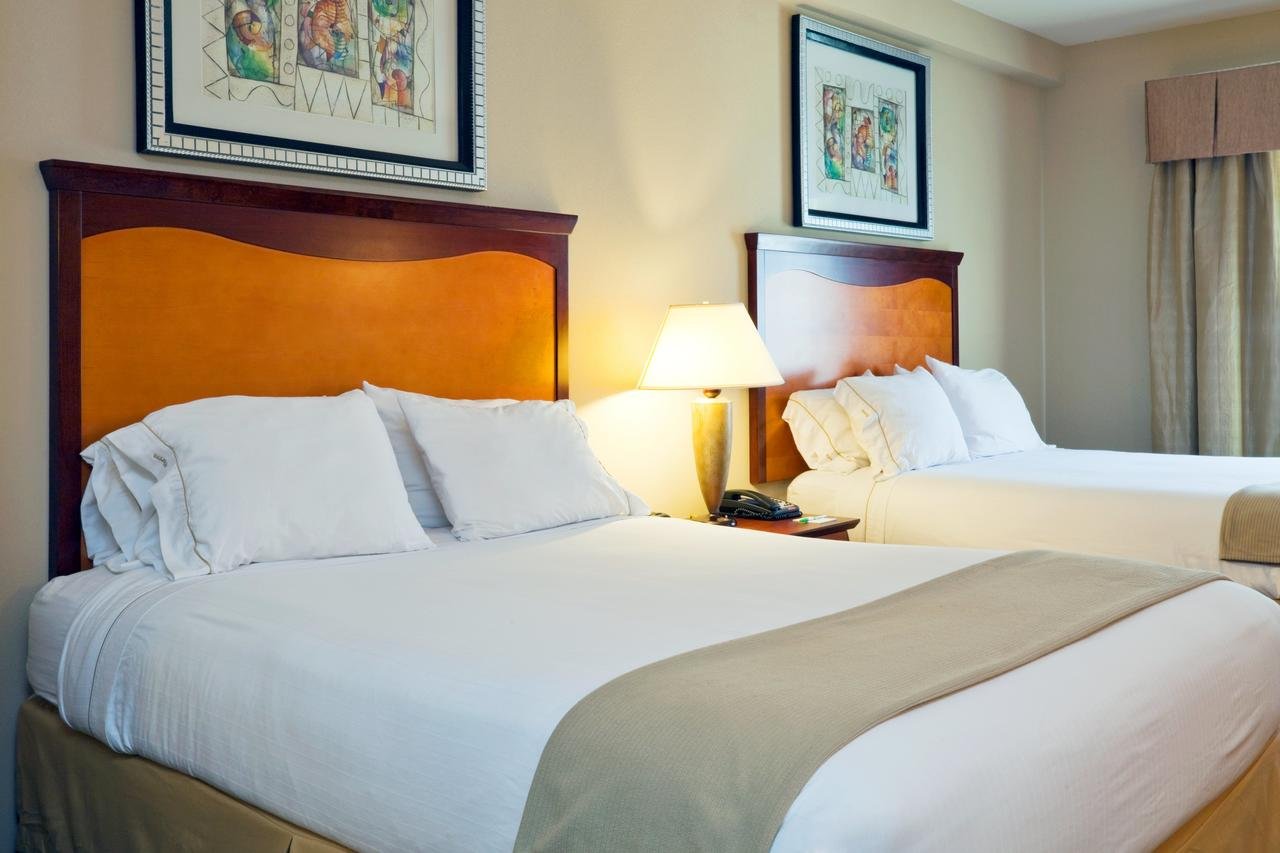 Holiday Inn Express Hotel & Suites Birmingham - Inverness 280 - Accommodation Florida