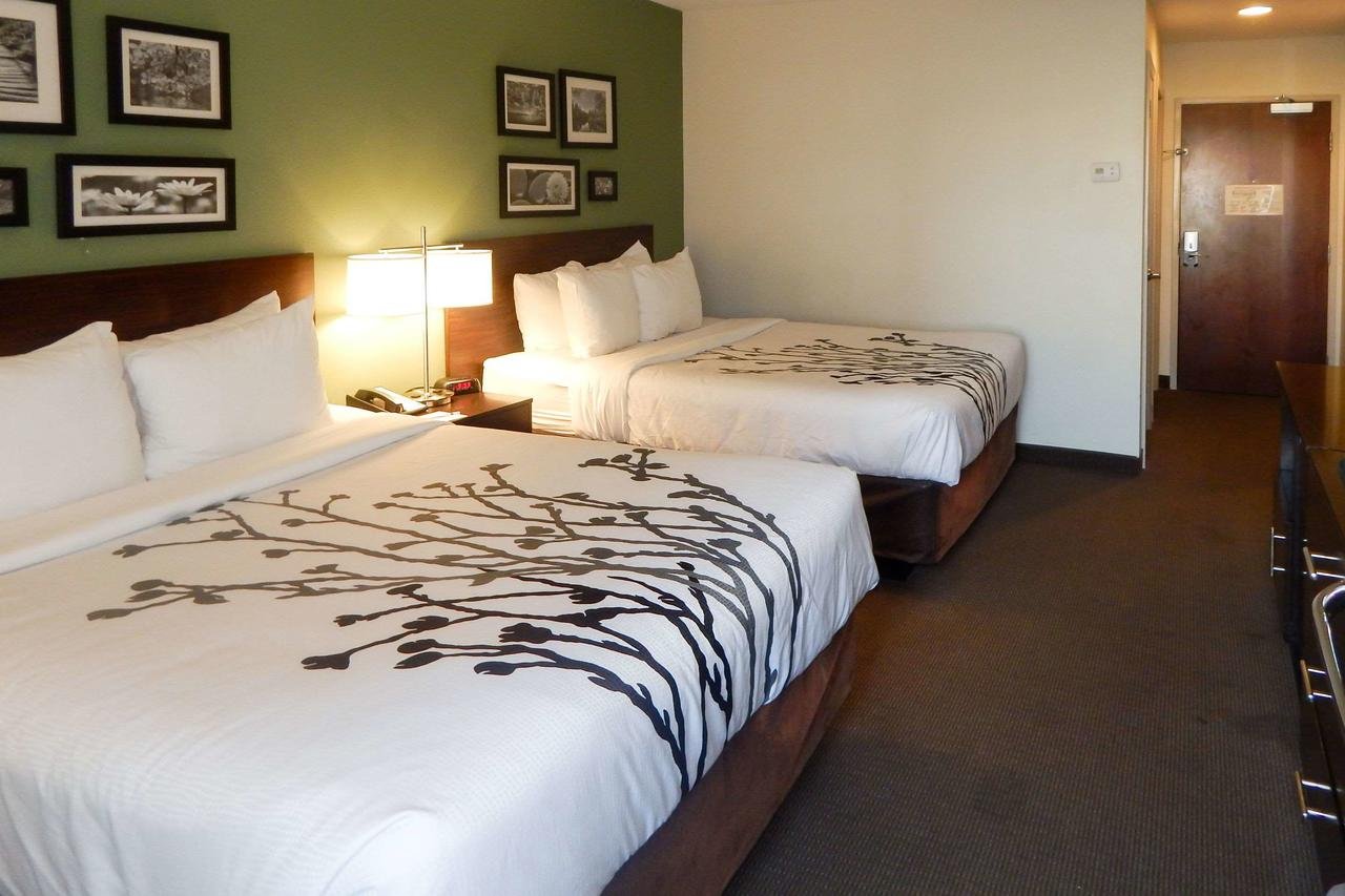 Sleep Inn & Suites Near Liberty Place I-65 - Accommodation Dallas