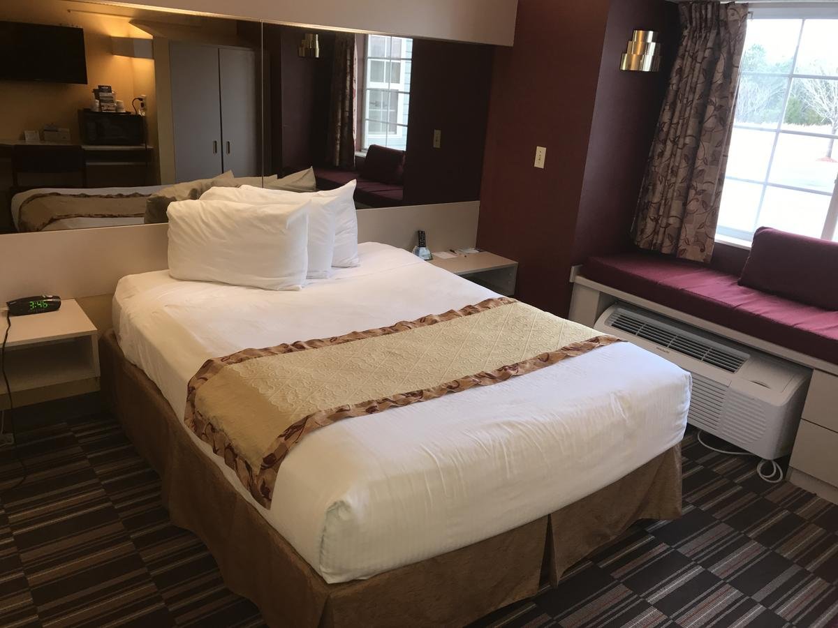 Microtel Inn & Suites Cottondale - Accommodation Dallas